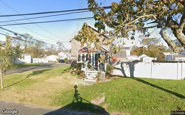 119 Penataquit Ave, Bay Shore, NY 11706