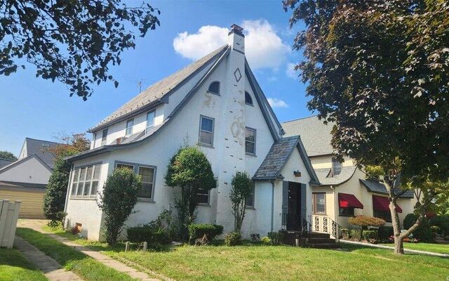119 Stratford Rd, West Hempstead, NY 11552 (Yard)