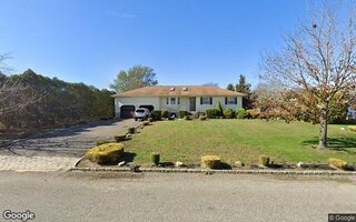119 Williams Way S, Calverton, NY 11933