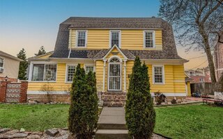 12-40 Beech Ct, College Point, NY 11356