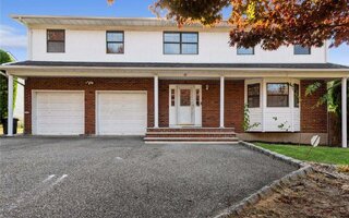 12 Battle Row, Old Bethpage, NY 11804