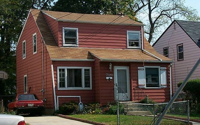 12 Belmont Pkwy, Hempstead, NY 11550