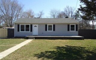 12 Bradley St, Brentwood, NY 11717