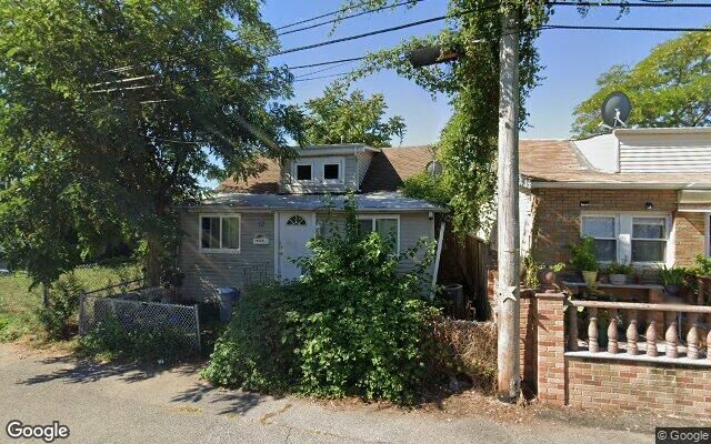 12 Cherokee St, Staten Island, NY 10305