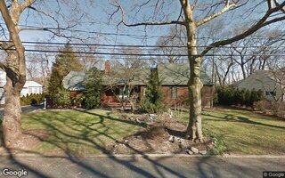12 Conklin Ln, Huntington, NY 11743