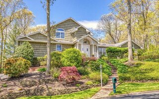 12 Ellen Dr, Port Jefferson, NY 11777