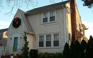 12 Kennedy Ave, Rockville Centre, NY 11570