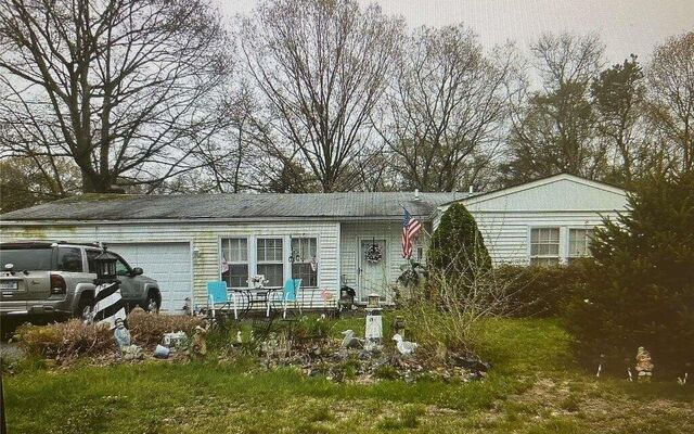 12 Northridge Dr, Coram, NY 11727 (Yard)