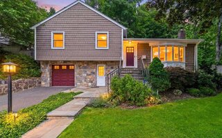 12 Overlook Rd N, White Plains, NY 10603