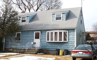 12 Radcliff Ln, Farmingdale, NY 11735
