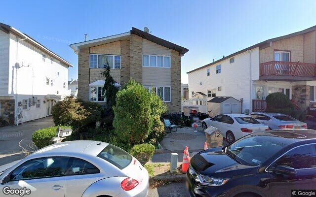 12 Strawberry Ln, Staten Island, NY 10312