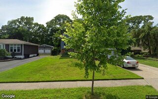 12 Tiffany Ln, Smithtown, NY 11787