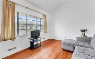 12 Wren Ct, Northport, NY 11768