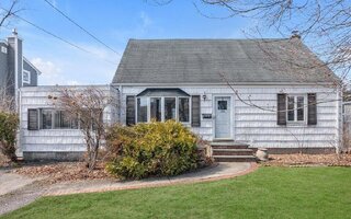120 W 19th St, Deer Park, NY 11729