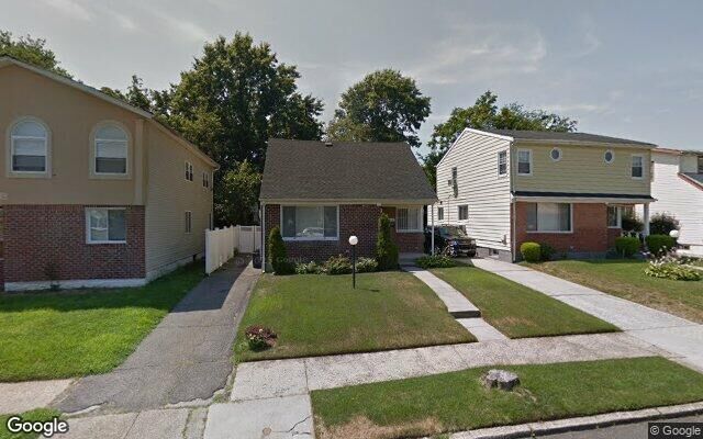 121-16 236th St, Rosedale, NY 11422