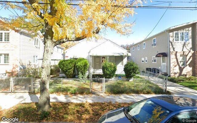 121-23 192nd St, Springfield Gardens, NY 11413