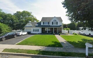 121 Bishop Ln, Holbrook, NY 11741