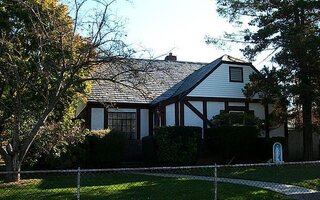 121 Commonwealth St, Franklin Square, NY 11010