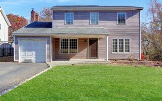 121 Richmond Ave, Medford, NY 11763