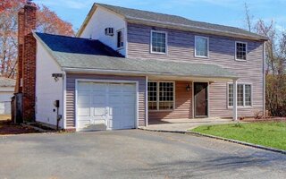 121 Richmond Ave, Medford, NY 11763