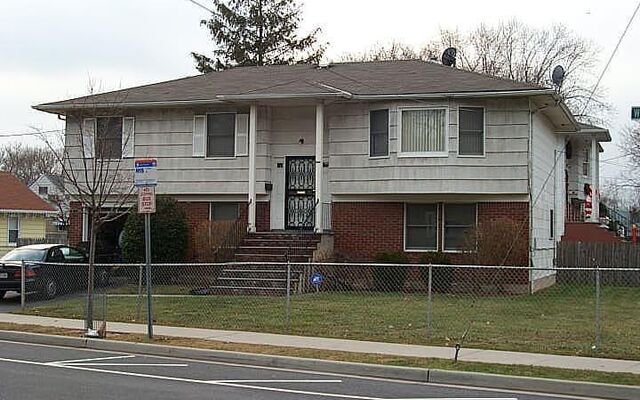 1214 Woodfield Rd, Rockville Centre, NY 11570