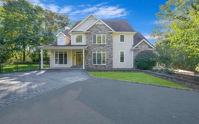 122 Belle Terre Rd, Port Jefferson, NY 11777 (House View)