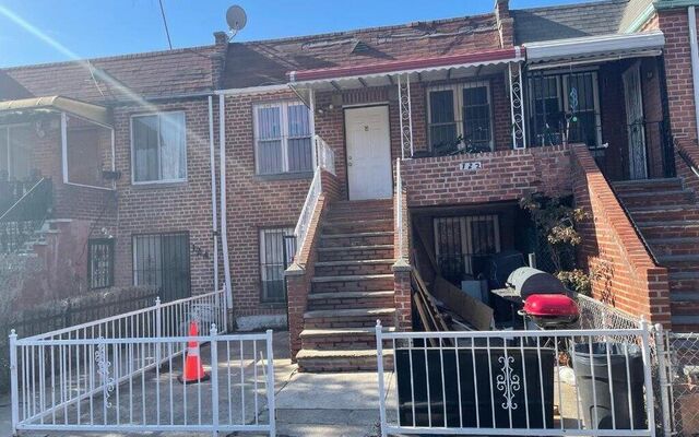 122 E 46th St, Brooklyn, NY 11203 (Porch)