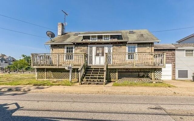 122 Sportsmans Ave, Freeport, NY 11520
