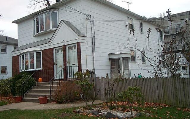 123 Denton Ave, Lynbrook, NY 11563