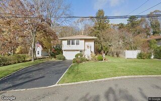 123 Lake St, Islip, NY 11751
