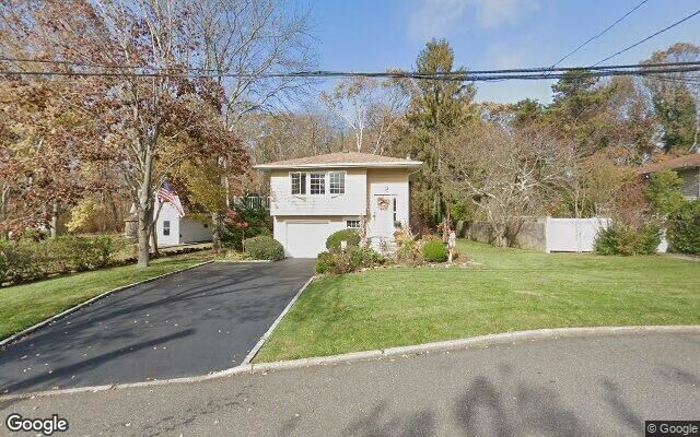 123 Lake St, Islip, NY 11751