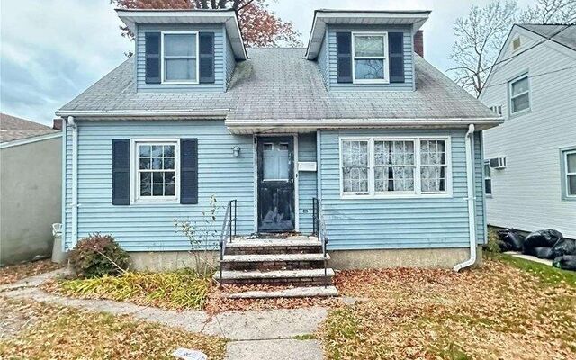 124 Byrne Ave, Staten Island, NY 10314 (House View)
