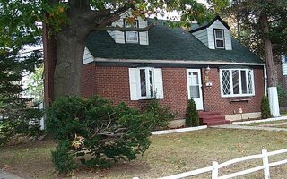 124 Lawrence St, Uniondale, NY 11553