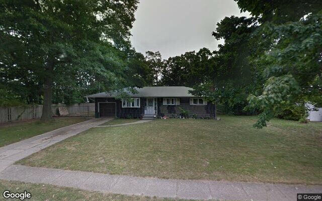 125 Mockingbird Pl, Brentwood, NY 11717