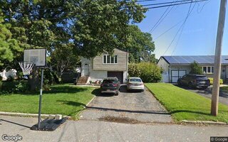 125 W 11th St, Deer Park, NY 11729