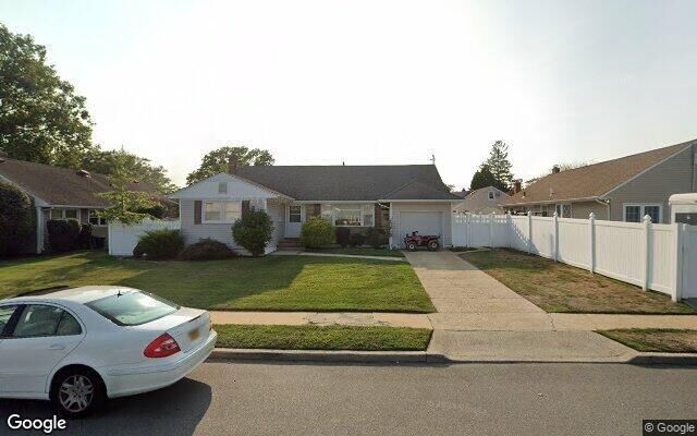 1262 Barberry Rd, Wantagh, NY 11793