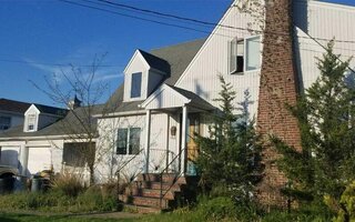 127 Forest Ave, Massapequa, NY 11758