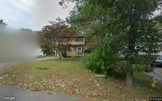 127 Ridgewood Ave, Farmingville, NY 11738
