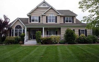 127 Stoothoff Rd, East Northport, NY 11731