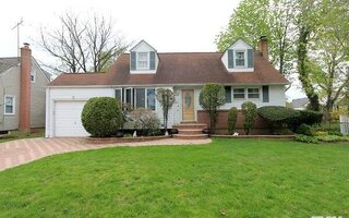 1276 Warwick St, Uniondale, NY 11553