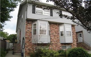 1279 N Railroad Ave, Staten Island, NY 10306