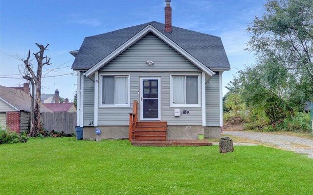 128-35 Brookville Blvd, Rosedale, NY 11422 (Yard)