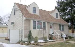 128 Hunnewell Ave, Elmont, NY 11003