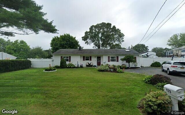 128 N Coleman Rd, Centereach, NY 11720