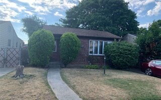 12819 234th St, Rosedale, NY 11422