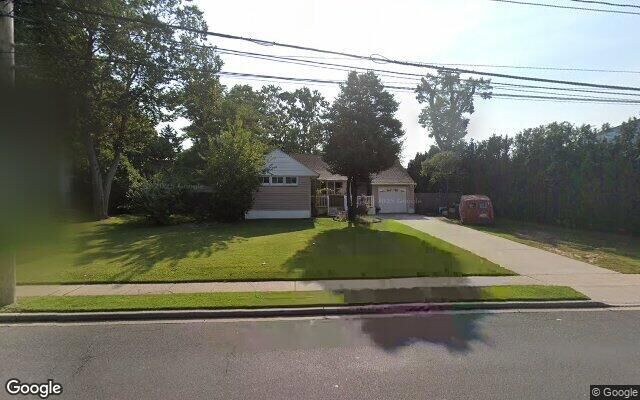 1285 Meadowbrook Rd, Merrick, NY 11566
