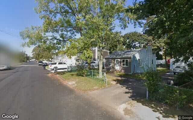 129 Cherubina Ln, North Babylon, NY 11703