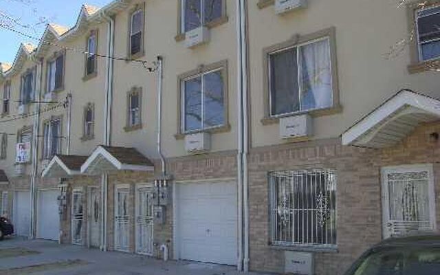 13-66 Bch Channel Dr, Far Rockaway, NY 11691