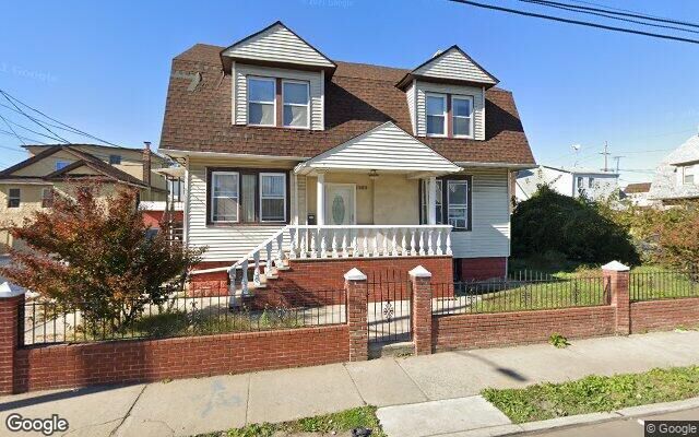 13-83 Pinson St, Far Rockaway, NY 11691