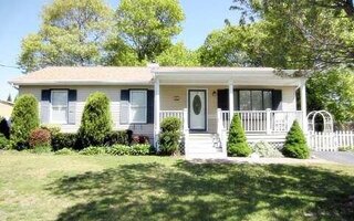 13 Adobe Dr, Shirley, NY 11967